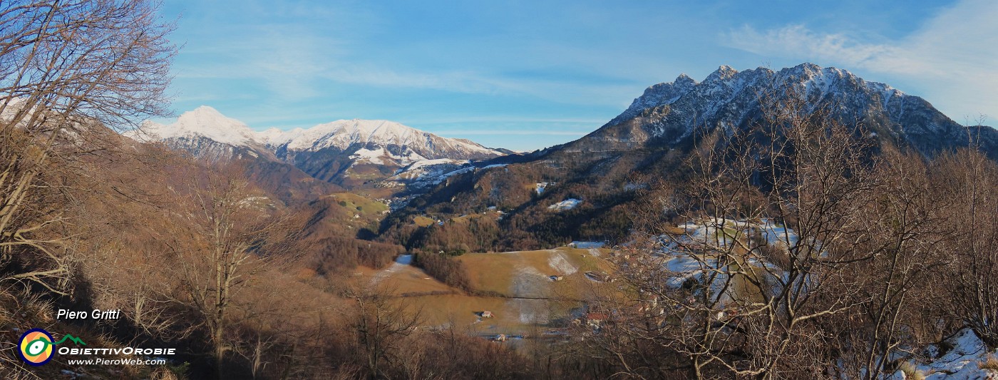 25 Vista panoramica sulla conca di Oltre il Colle e i suoi monti.jpg